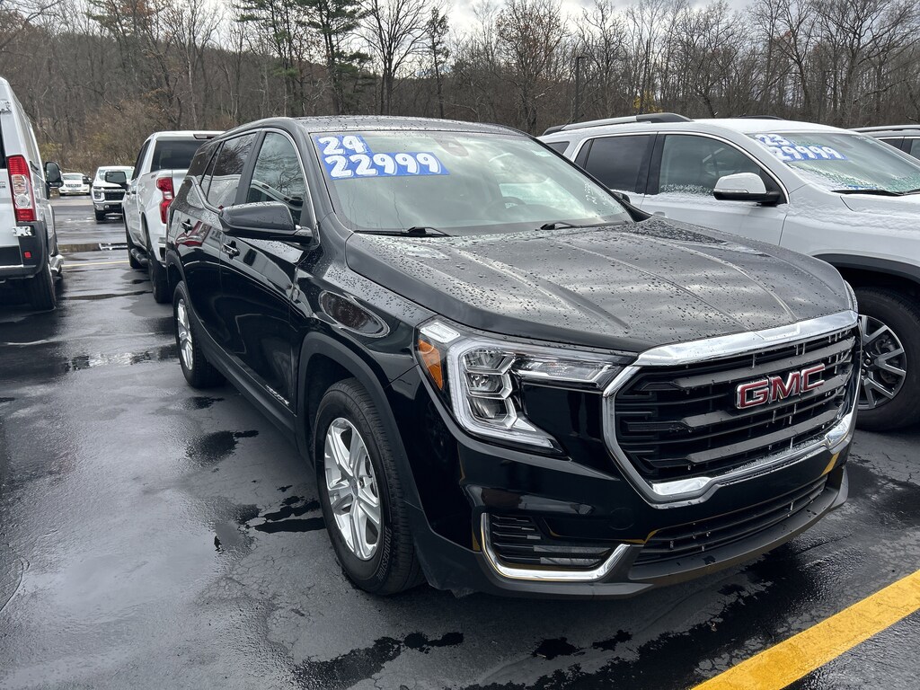 Used 2024 GMC Terrain SLE SUV