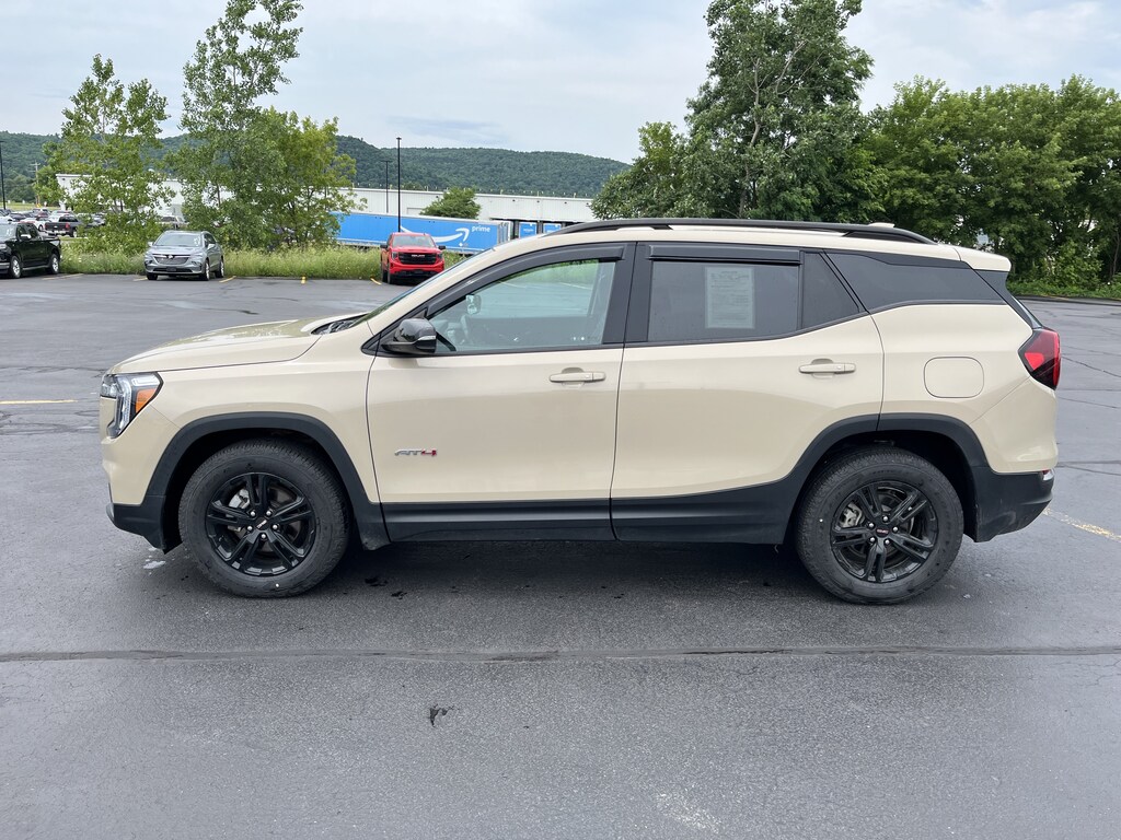 Used 2022 GMC Terrain AT4 SUV
