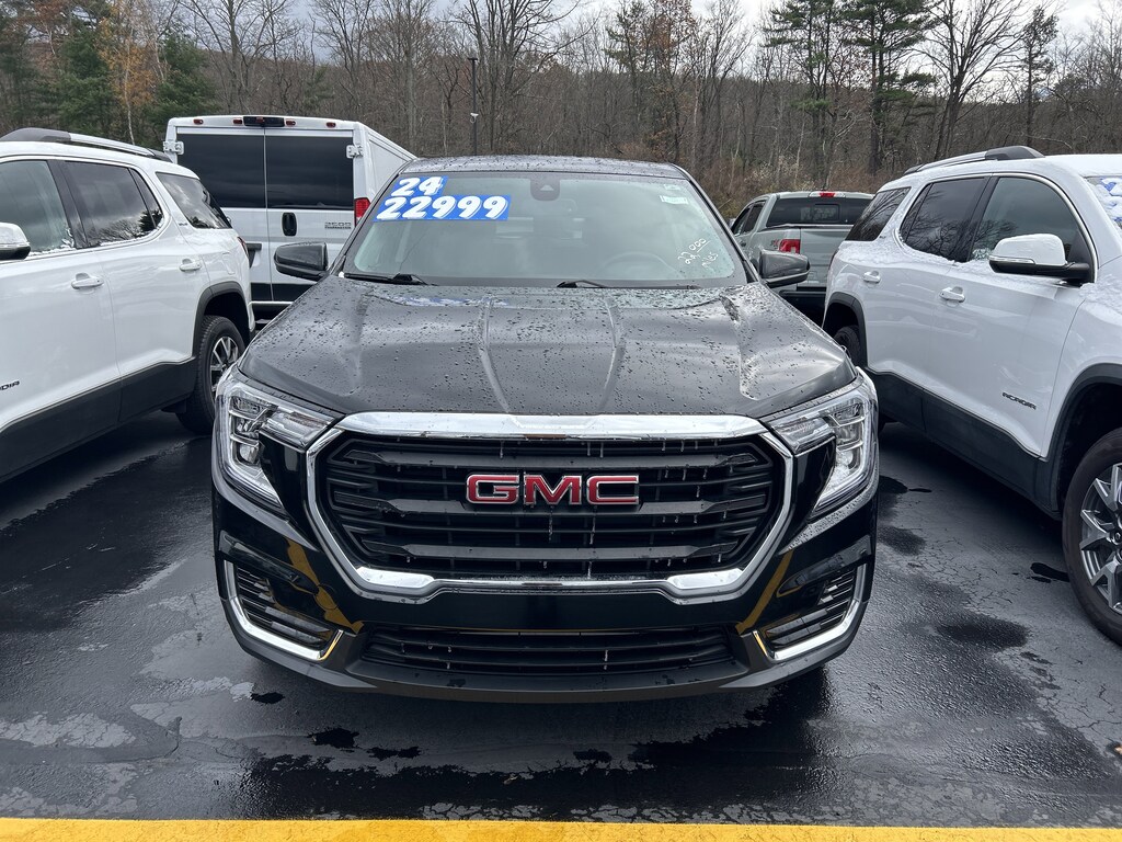 Used 2024 GMC Terrain SLE SUV