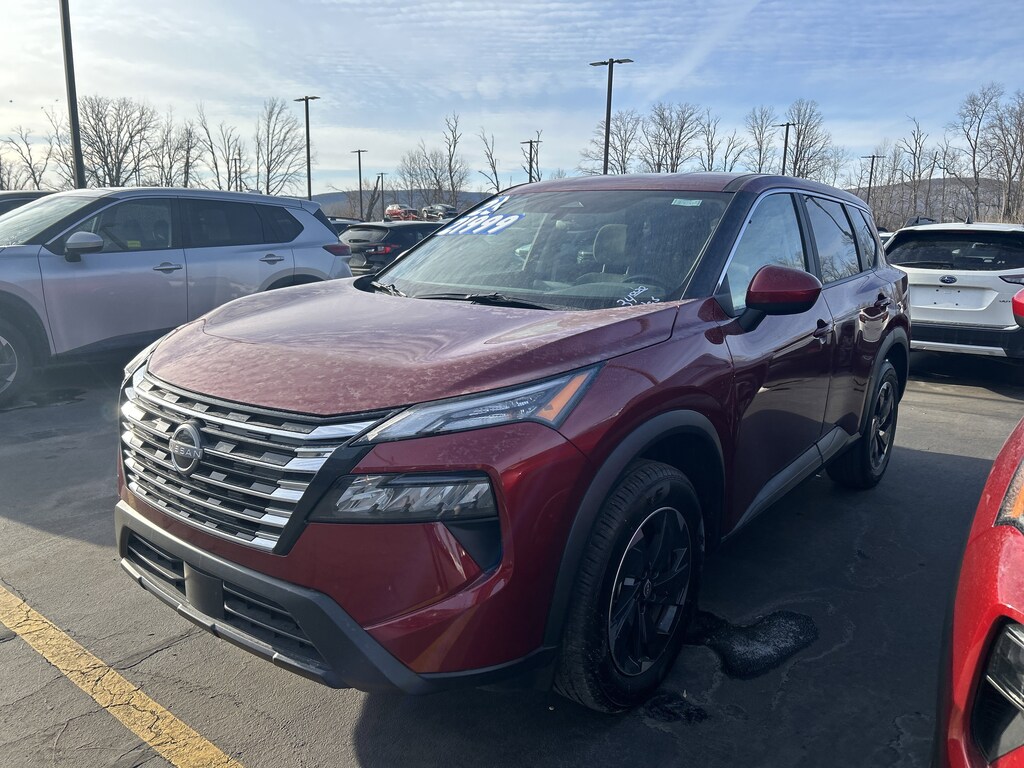 Used 2025 Nissan Rogue SV