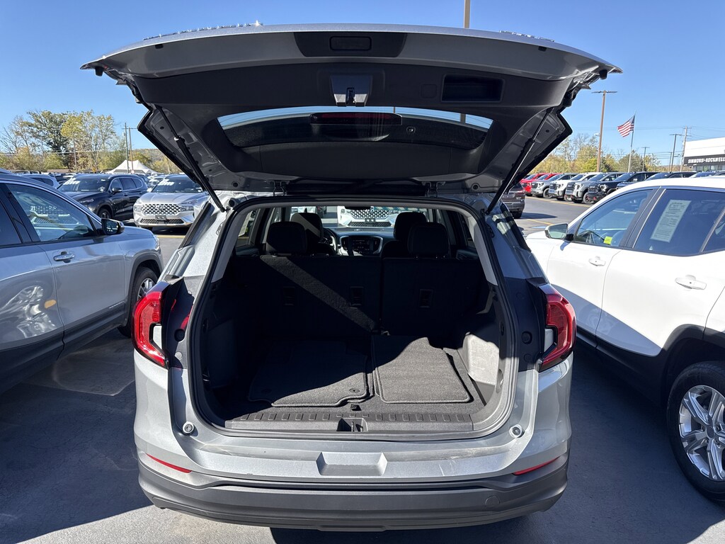 Used 2024 GMC Terrain SLE SUV