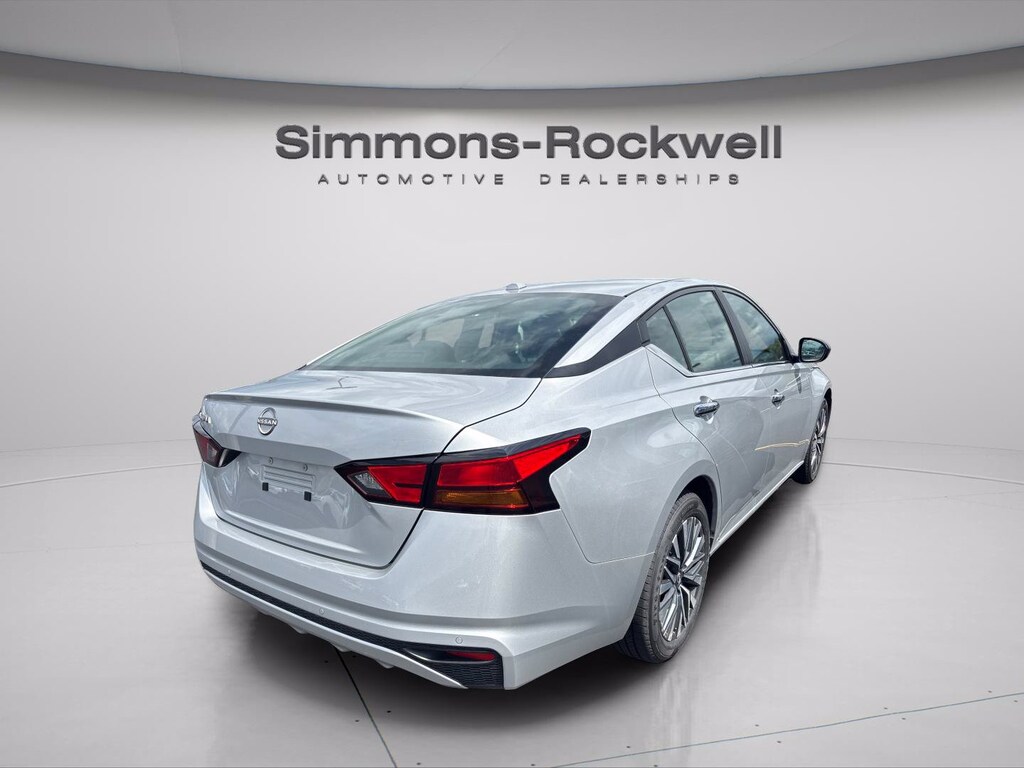 Used 2025 Nissan Altima SV