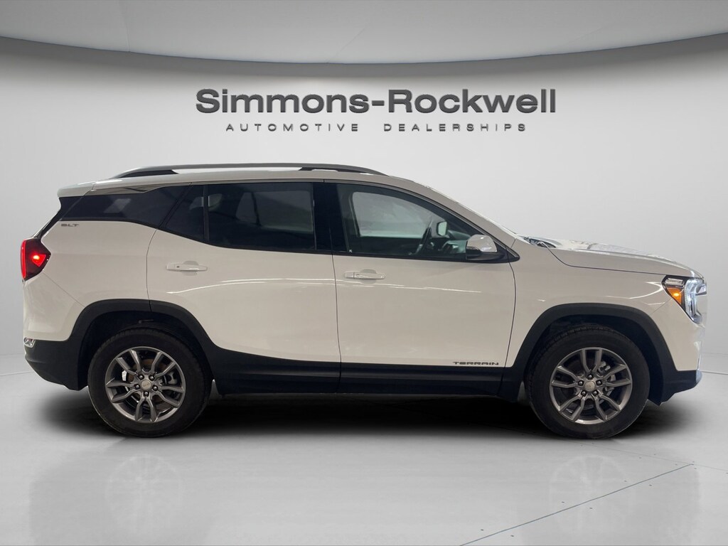 Used 2024 GMC Terrain SLT SUV
