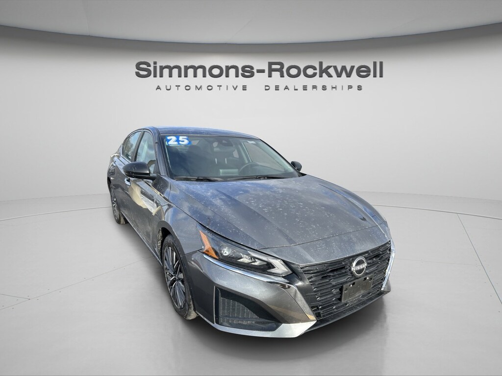 Used 2025 Nissan Altima SV