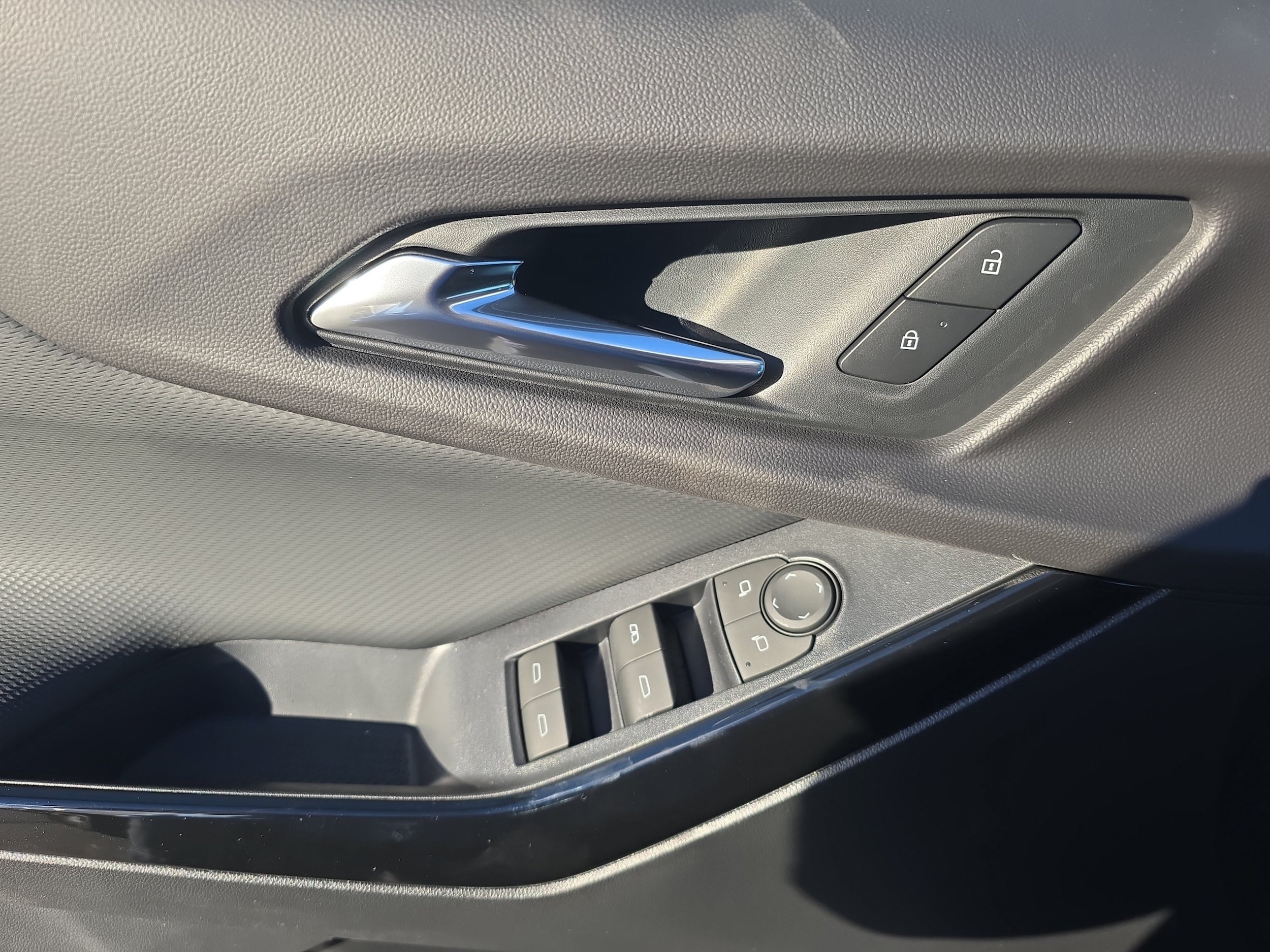 2027 Chevrolet Equinox LT - Photo 15