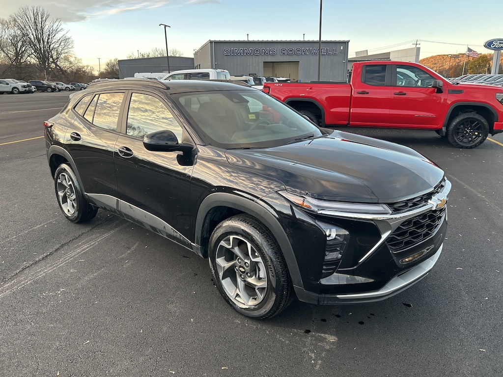 Used 2024 Chevrolet Trax LT SUV