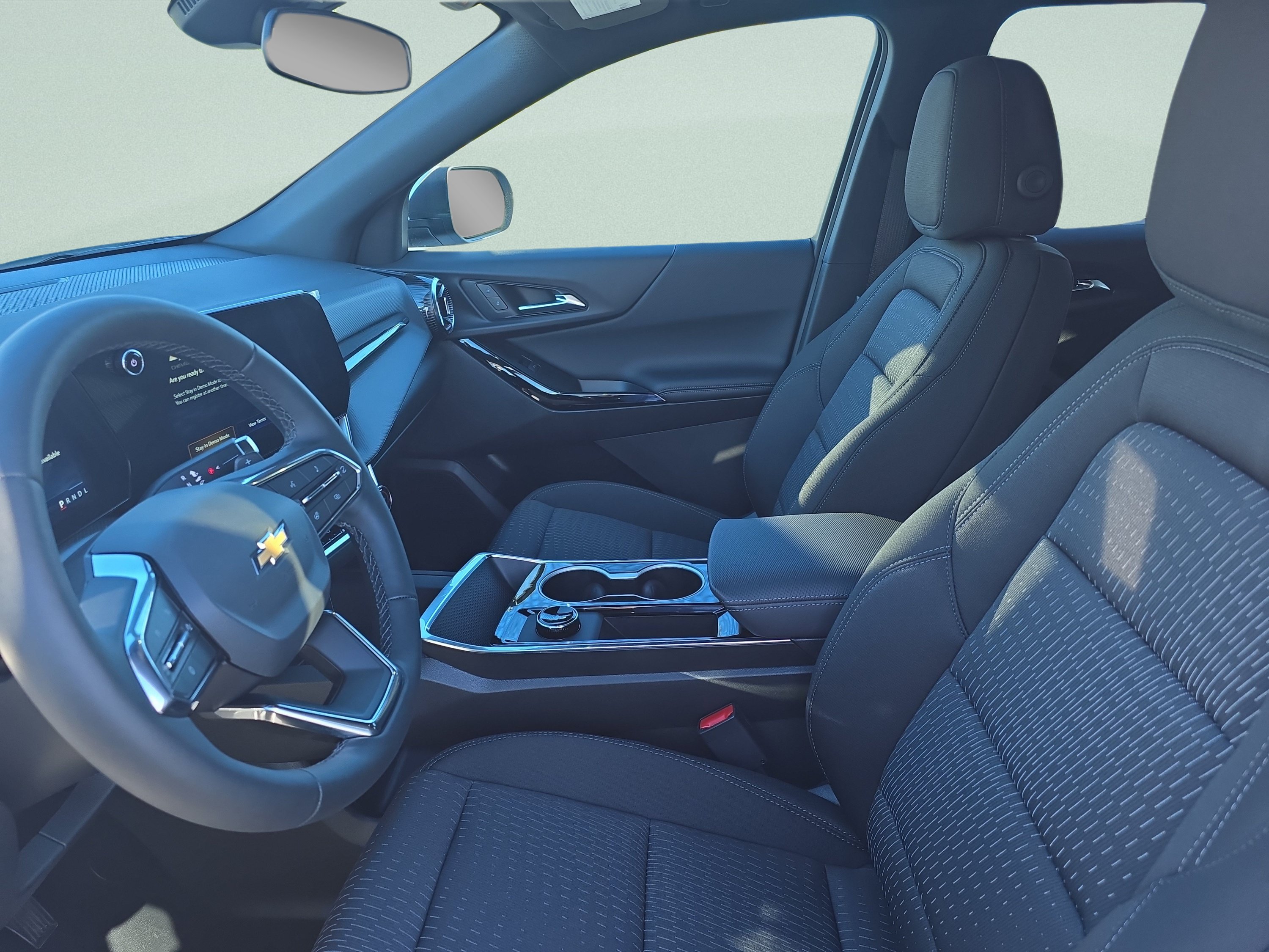 2027 Chevrolet Equinox LT - Photo 11