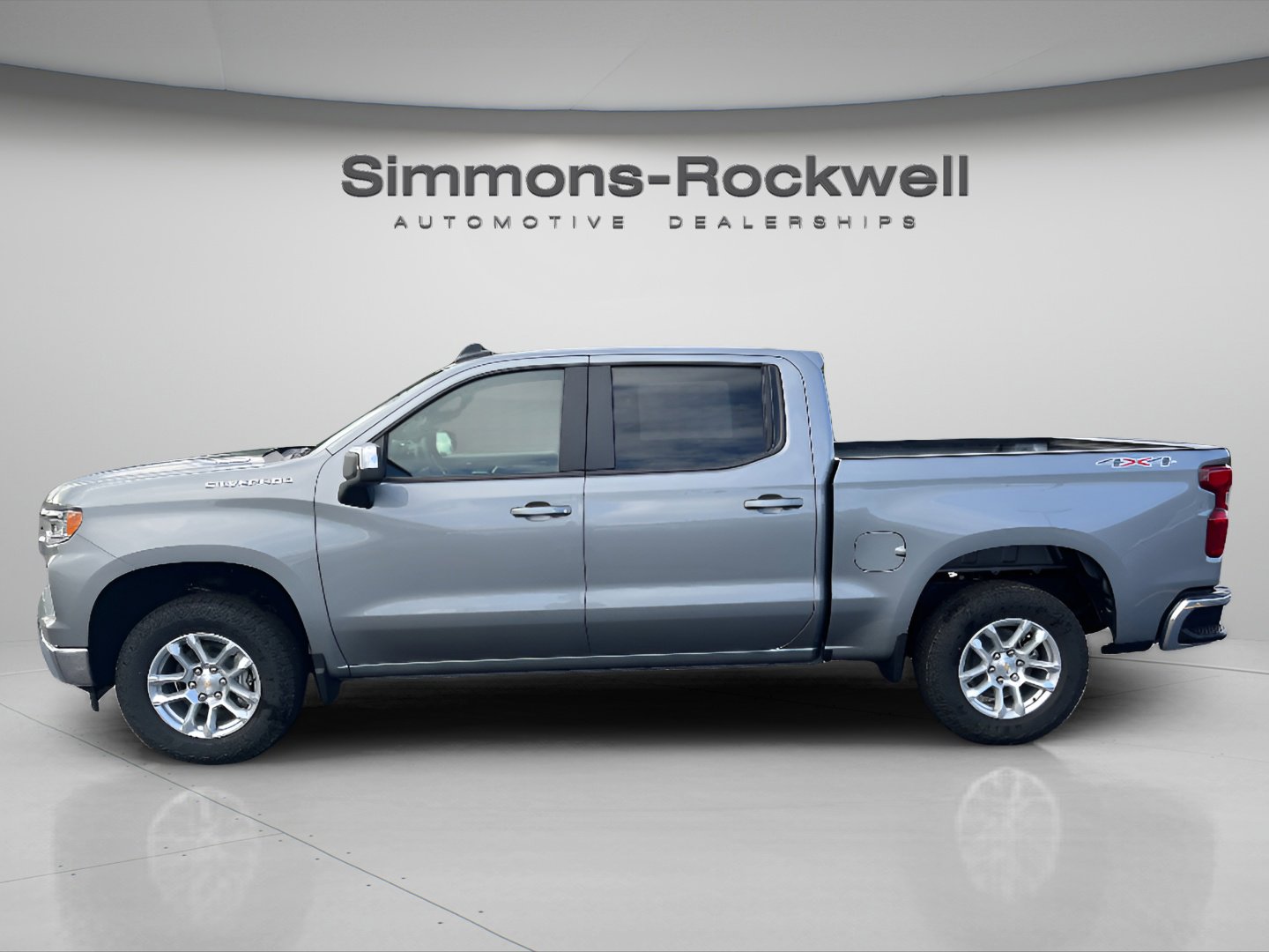 2025 Chevrolet Silverado 1500 LT photo 4