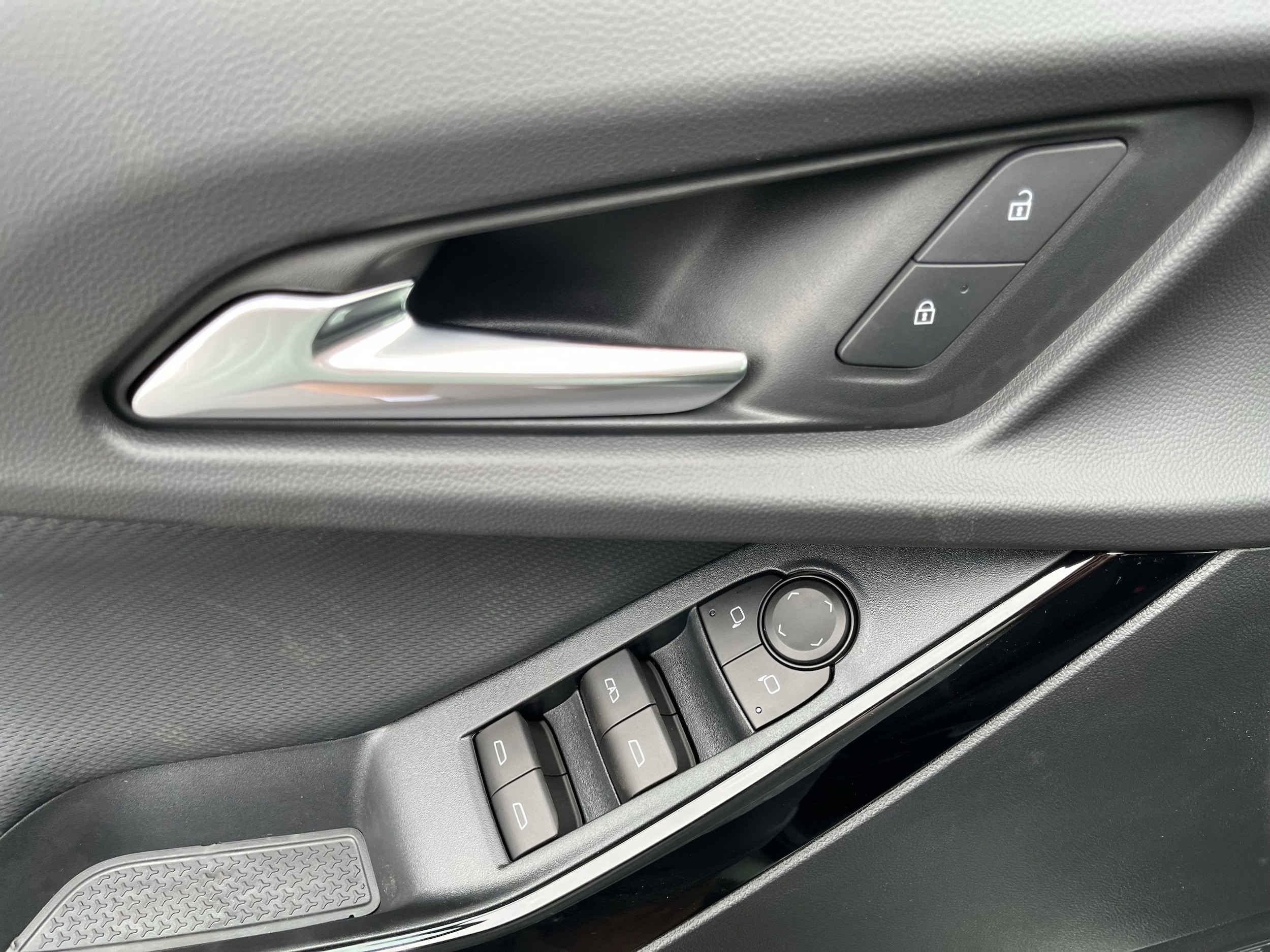 2026 Chevrolet Equinox LT - Photo 19