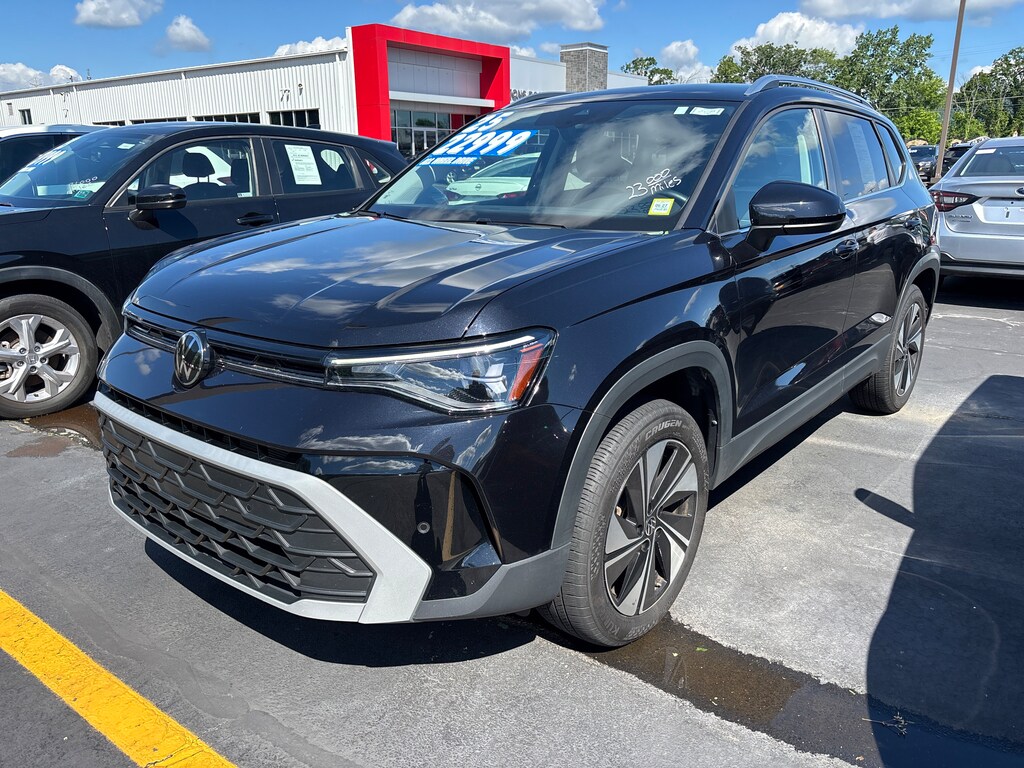 Used 2025 Volkswagen Taos SE