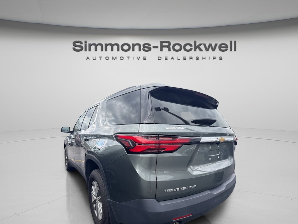 Used 2023 Chevrolet Traverse LT Cloth SUV