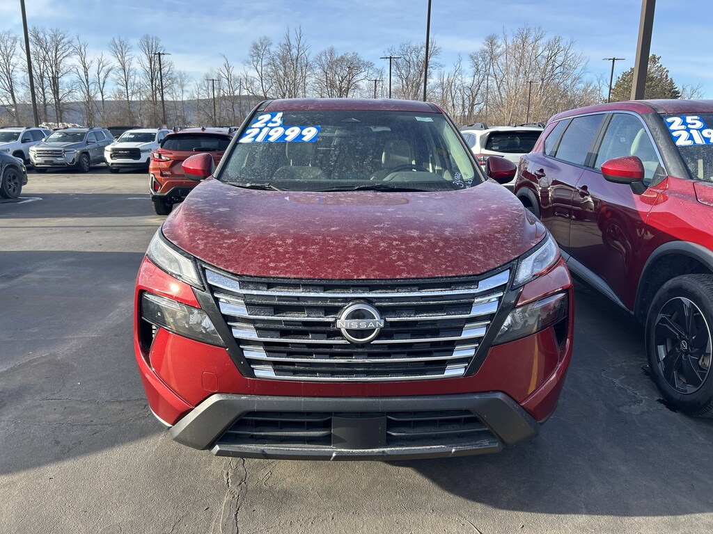 Used 2025 Nissan Rogue SV