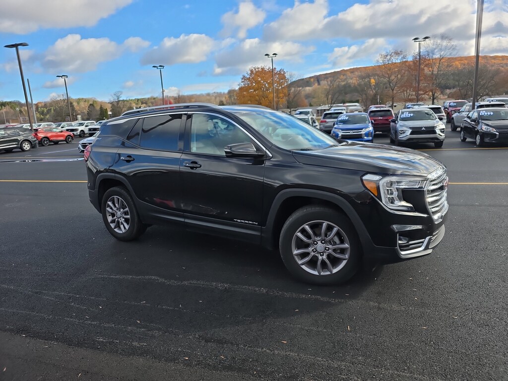 Used 2024 GMC Terrain SLT SUV