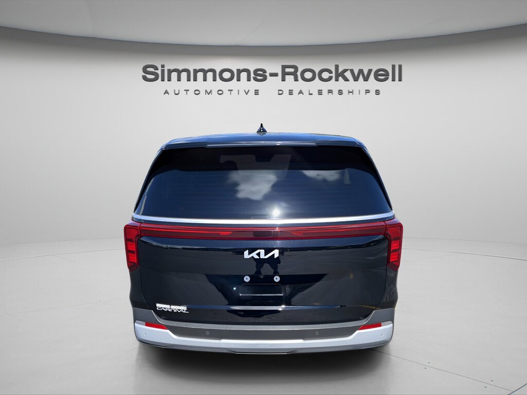 Used 2025 Kia Carnival LXS