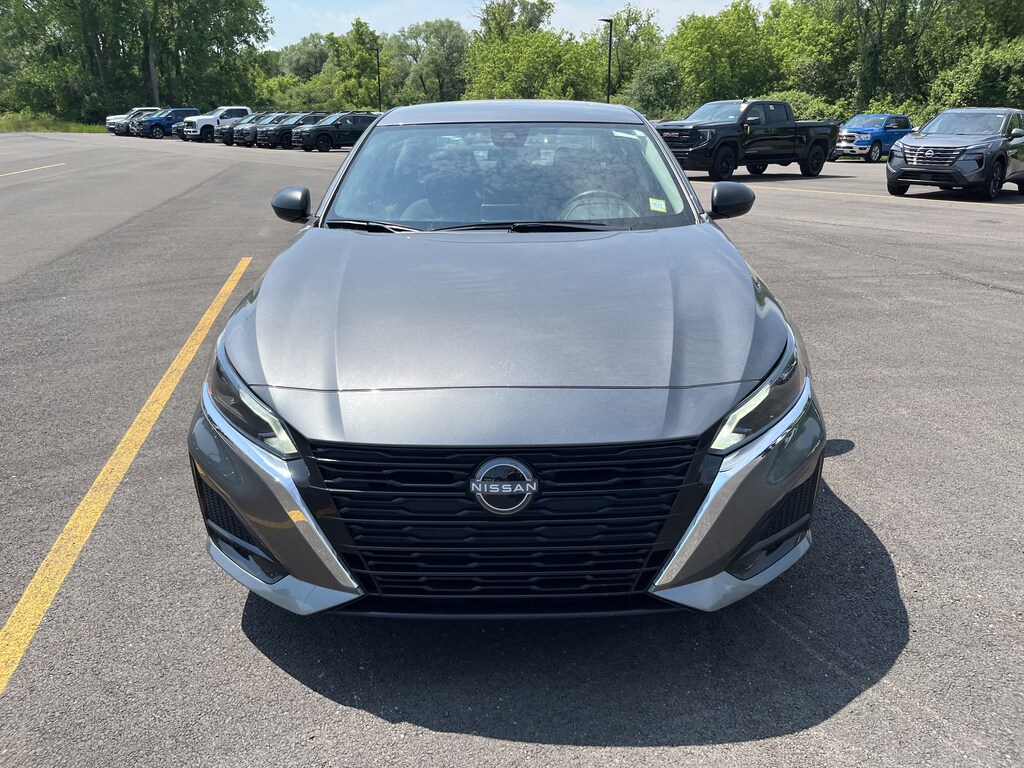 Used 2025 Nissan Altima SV FWD Sedan
