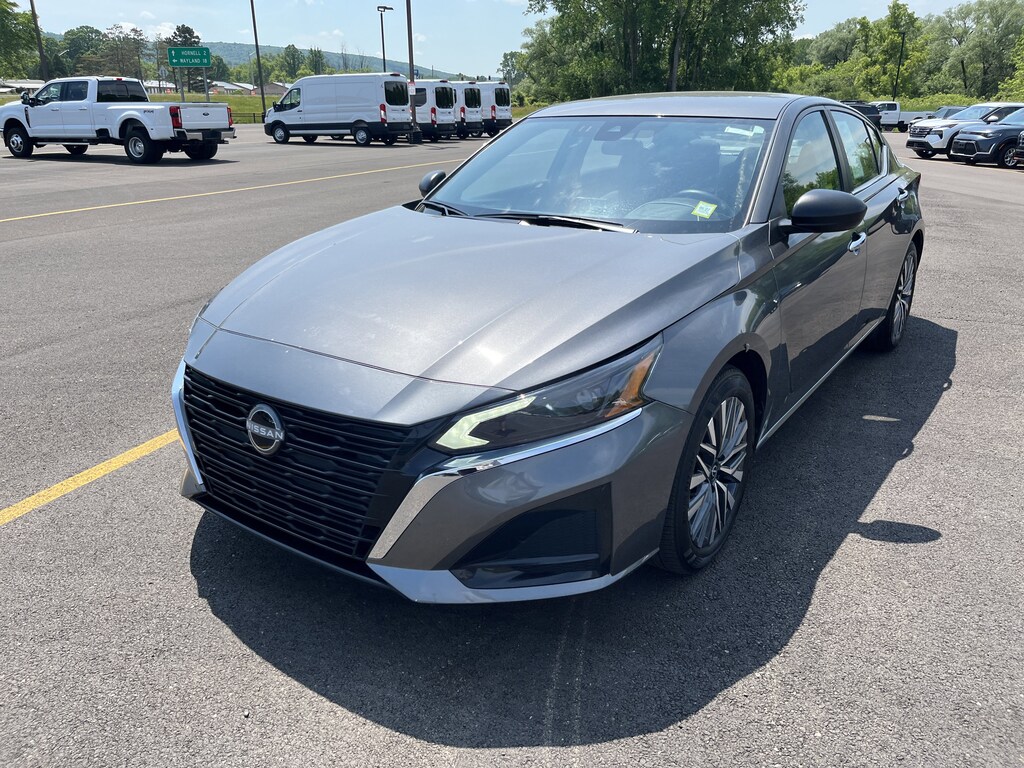 Used 2025 Nissan Altima SV FWD Sedan