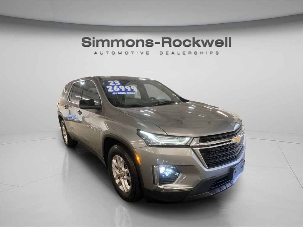 Used 2023 Chevrolet Traverse LS SUV