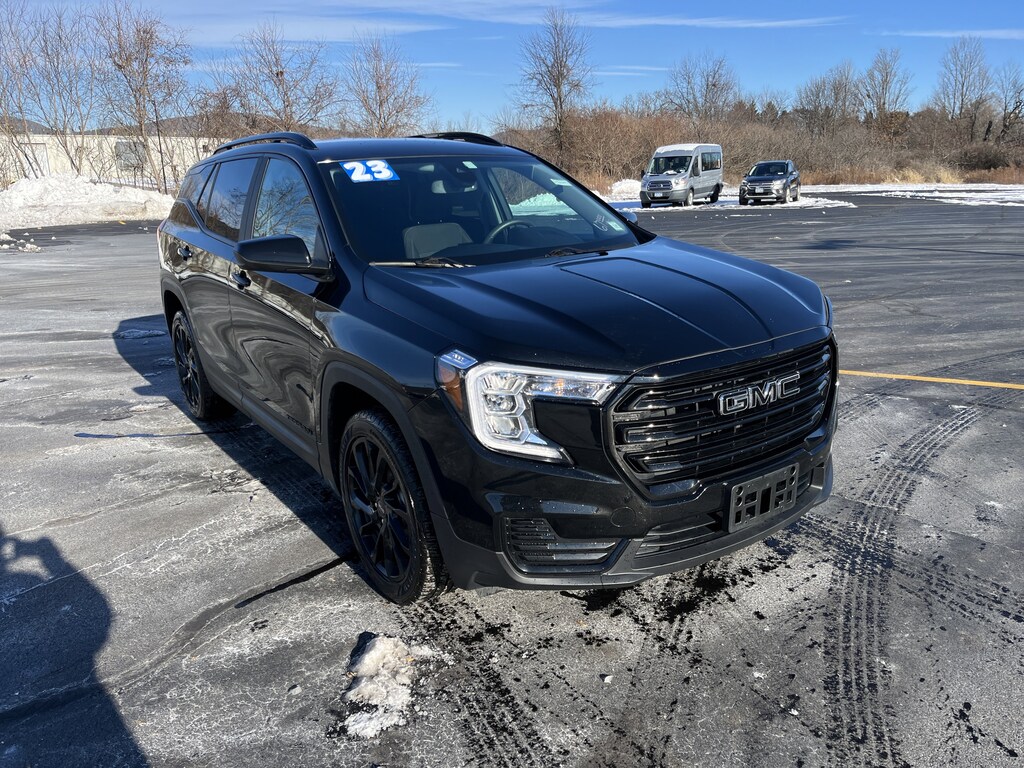 Used 2023 GMC Terrain SLE SUV