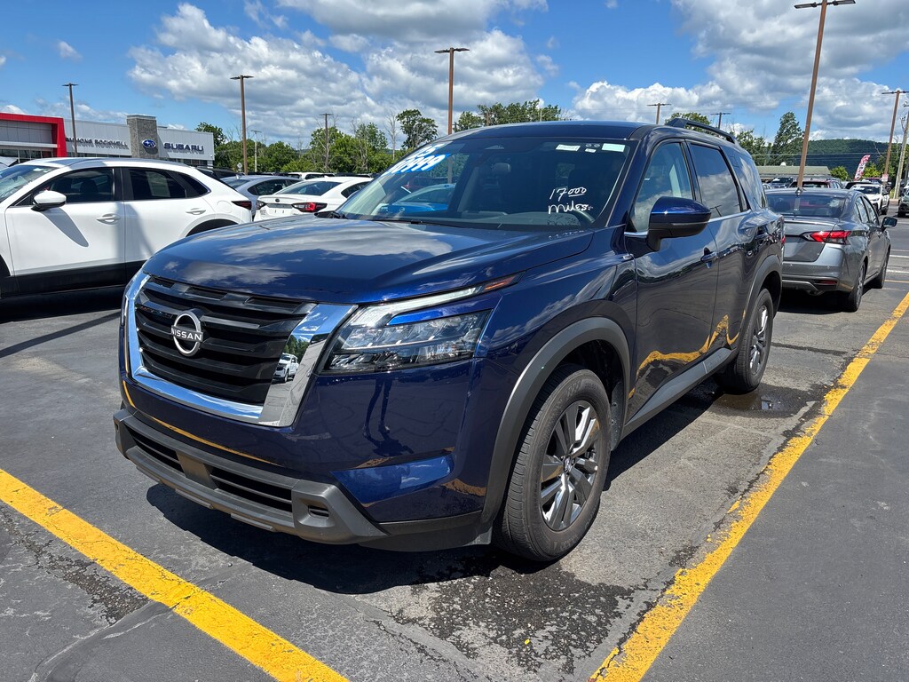 Used 2025 Nissan Pathfinder SV 4WD SUV