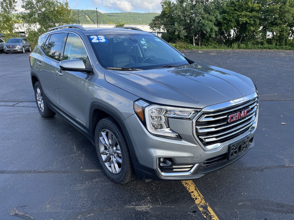 Used 2023 GMC Terrain SLT SUV