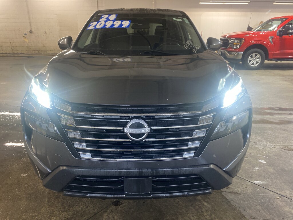 Used 2024 Nissan Rogue SV
