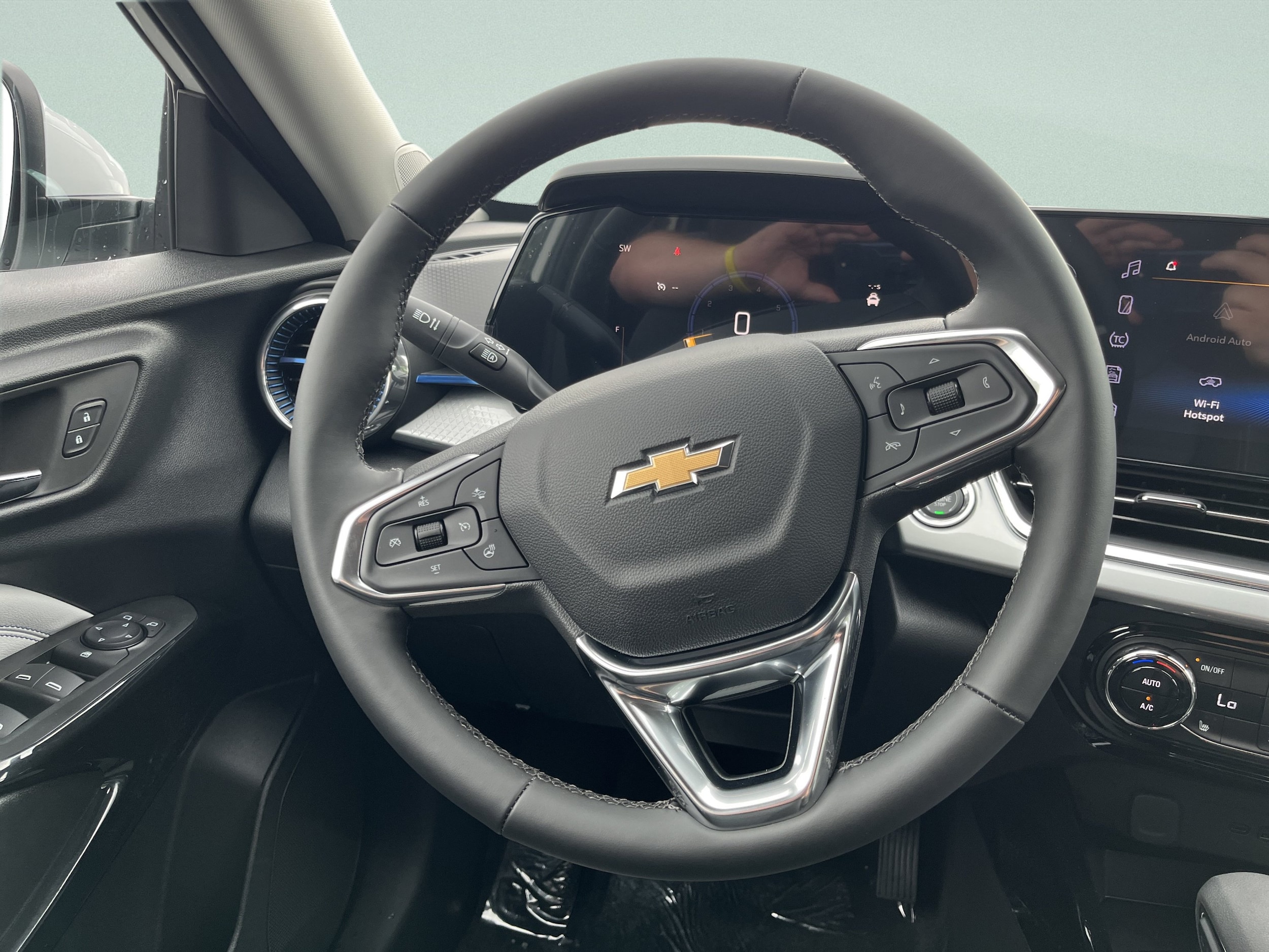 2026 Chevrolet Trax LT - Photo 18