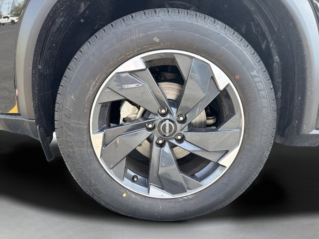 Used 2025 Nissan Rogue SV