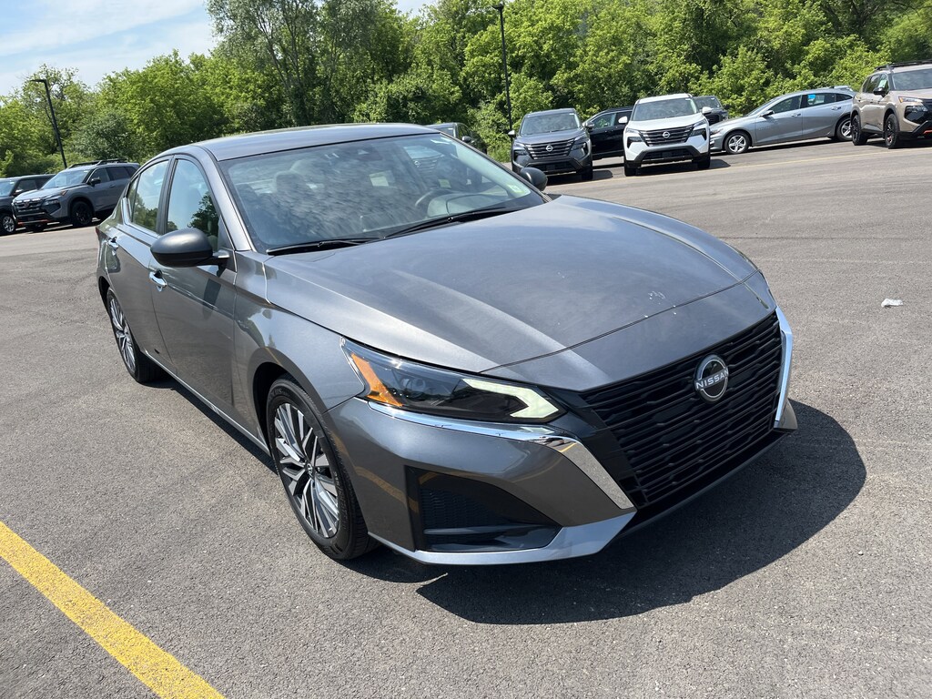 Used 2025 Nissan Altima SV FWD Sedan