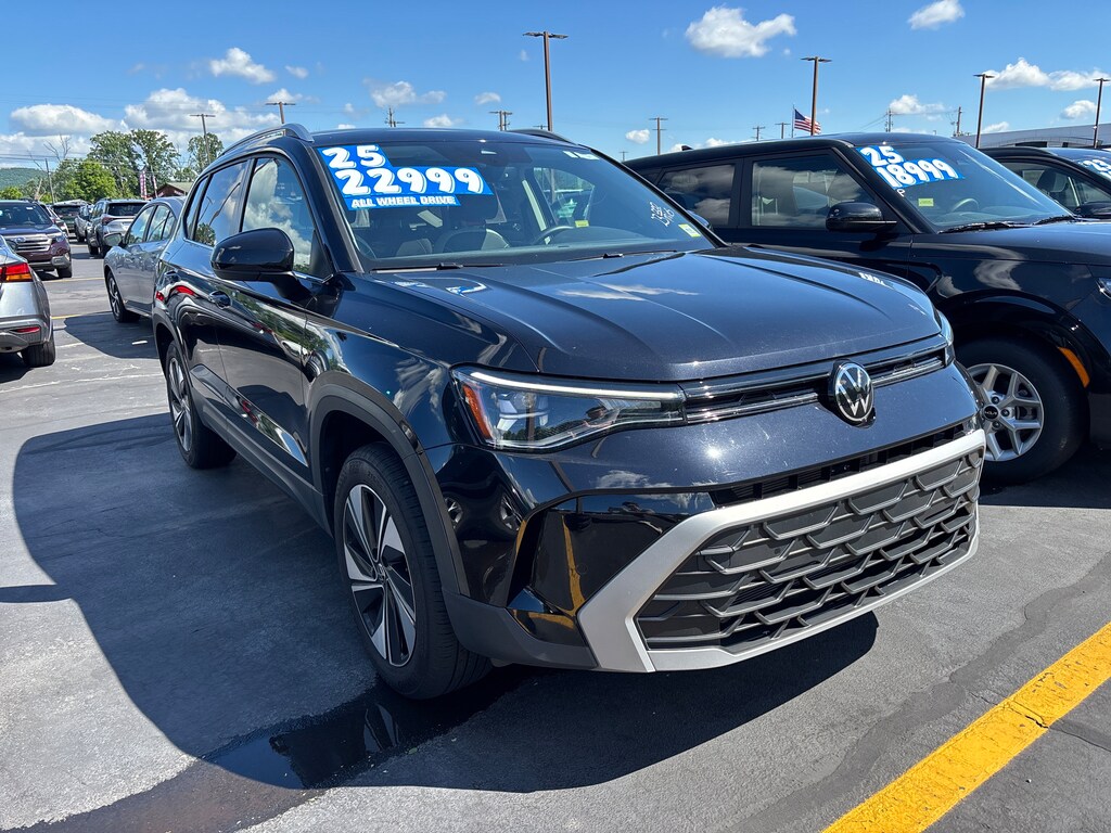 Used 2025 Volkswagen Taos SE