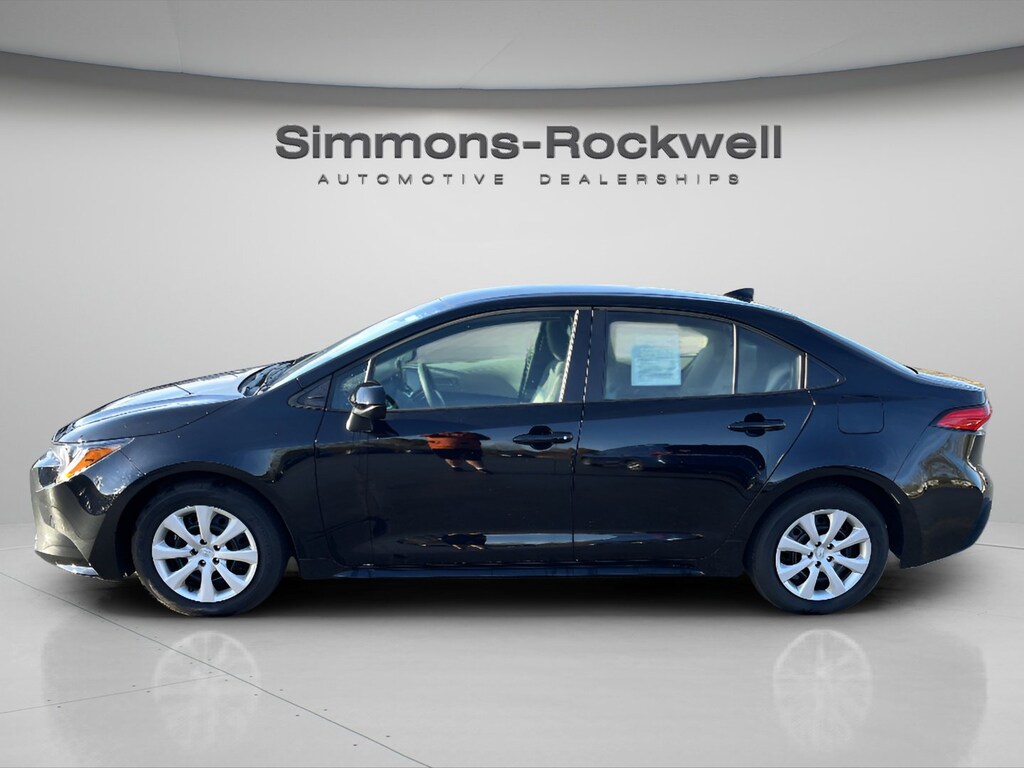 Used 2025 Toyota Corolla LE Sedan