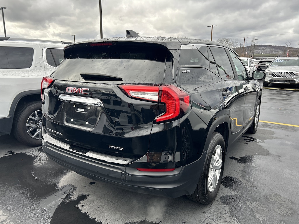 Used 2024 GMC Terrain SLE SUV