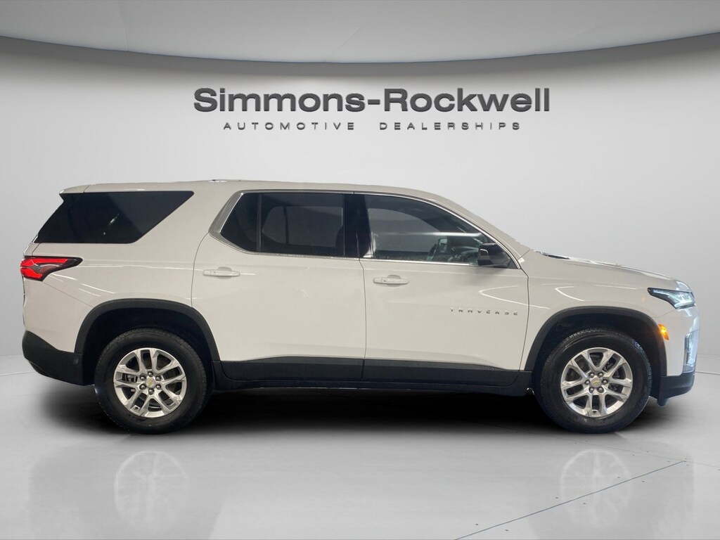 Used 2023 Chevrolet Traverse LS SUV