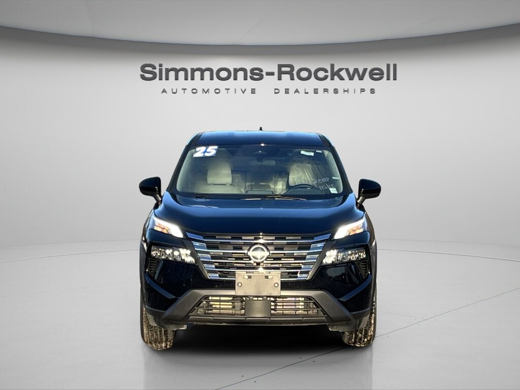 Used 2025 Nissan Rogue SV