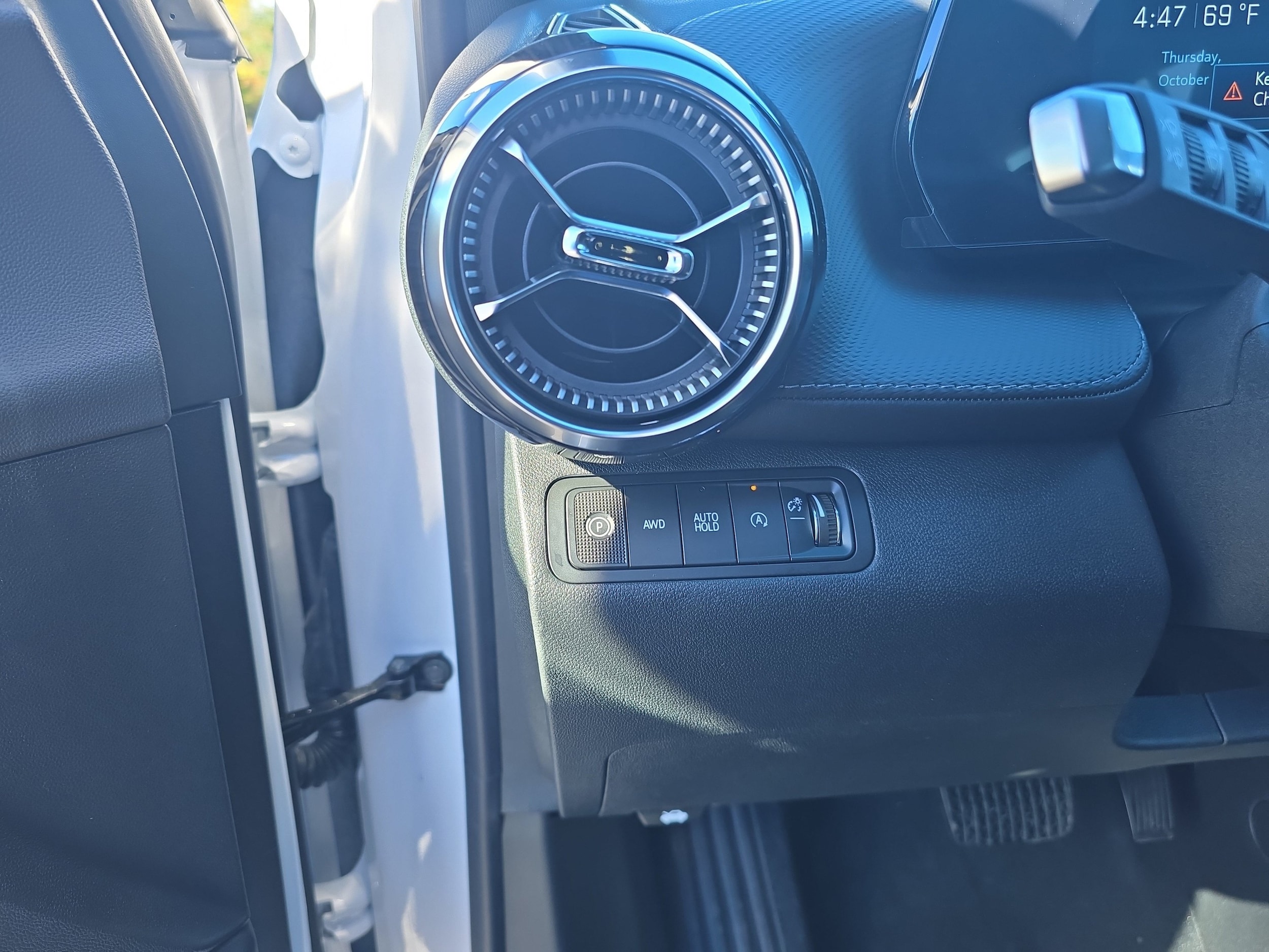 2027 Chevrolet Equinox LT - Photo 16