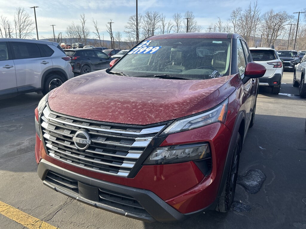 Used 2025 Nissan Rogue SV