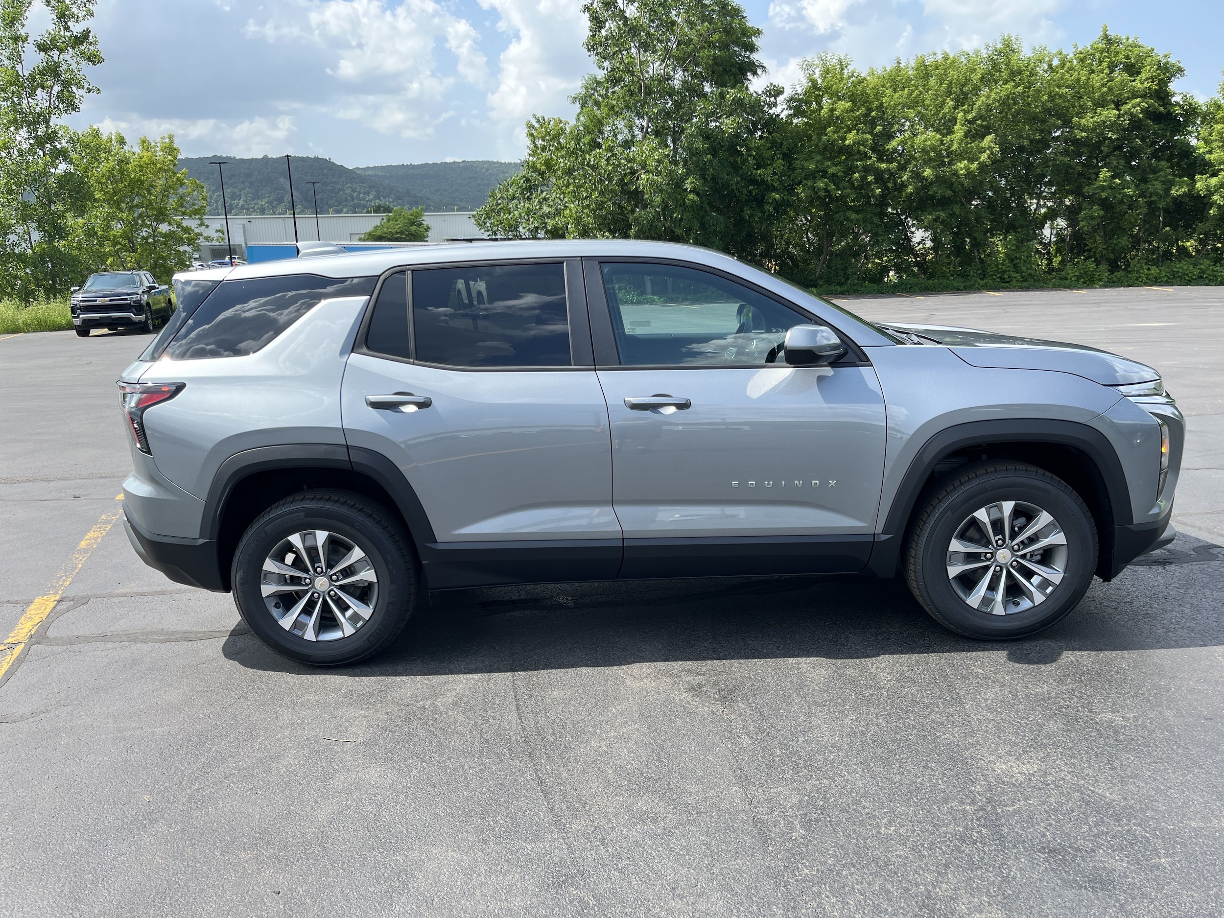 2027 Chevrolet Equinox LT - Photo 27