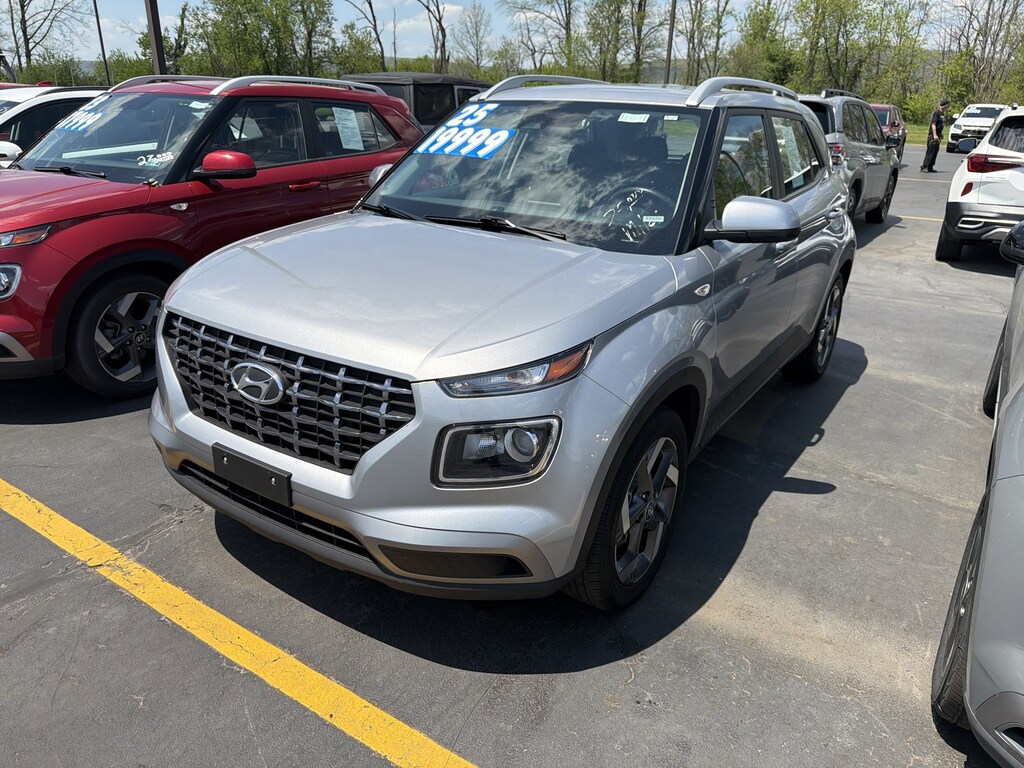 Used 2025 Hyundai Venue SEL