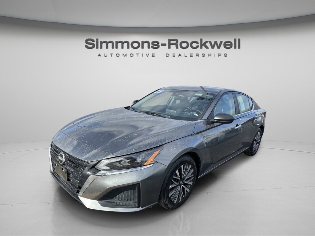 Used 2025 Nissan Altima SV