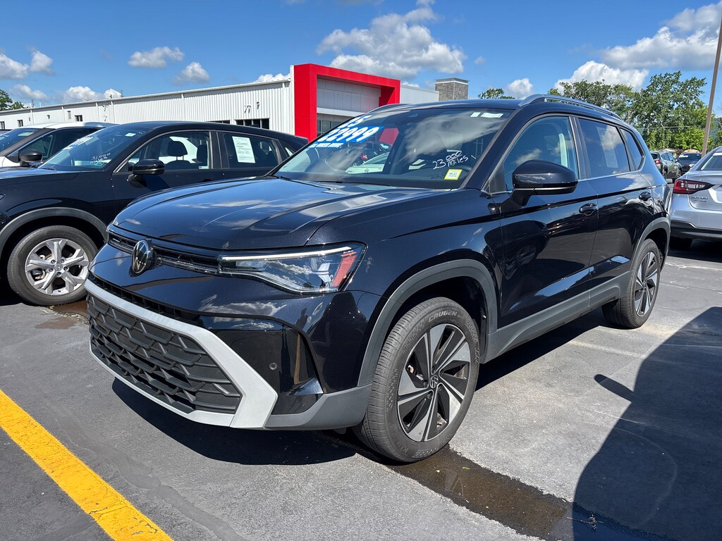 Used 2025 Volkswagen Taos SE