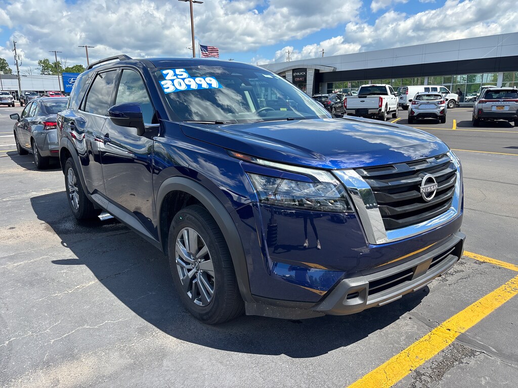 Used 2025 Nissan Pathfinder SV 4WD SUV