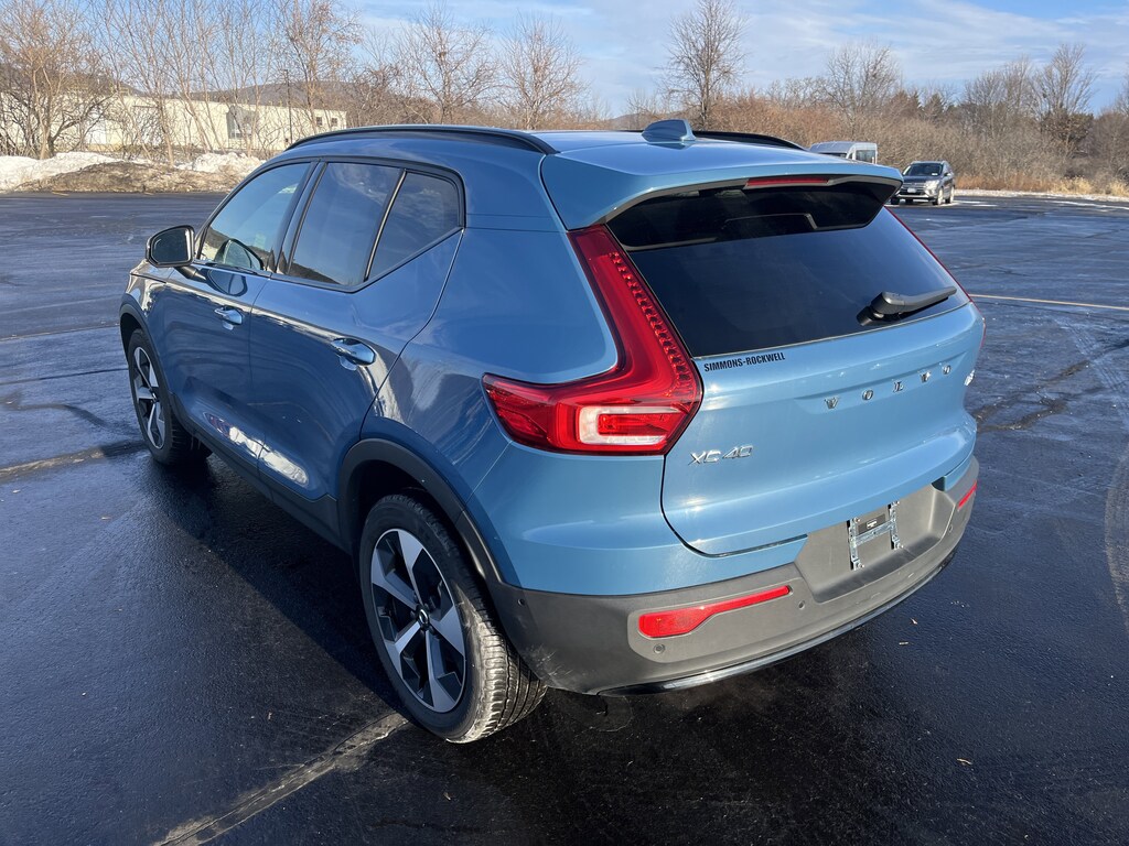 Used 2025 Volvo XC40 Plus Dark Theme