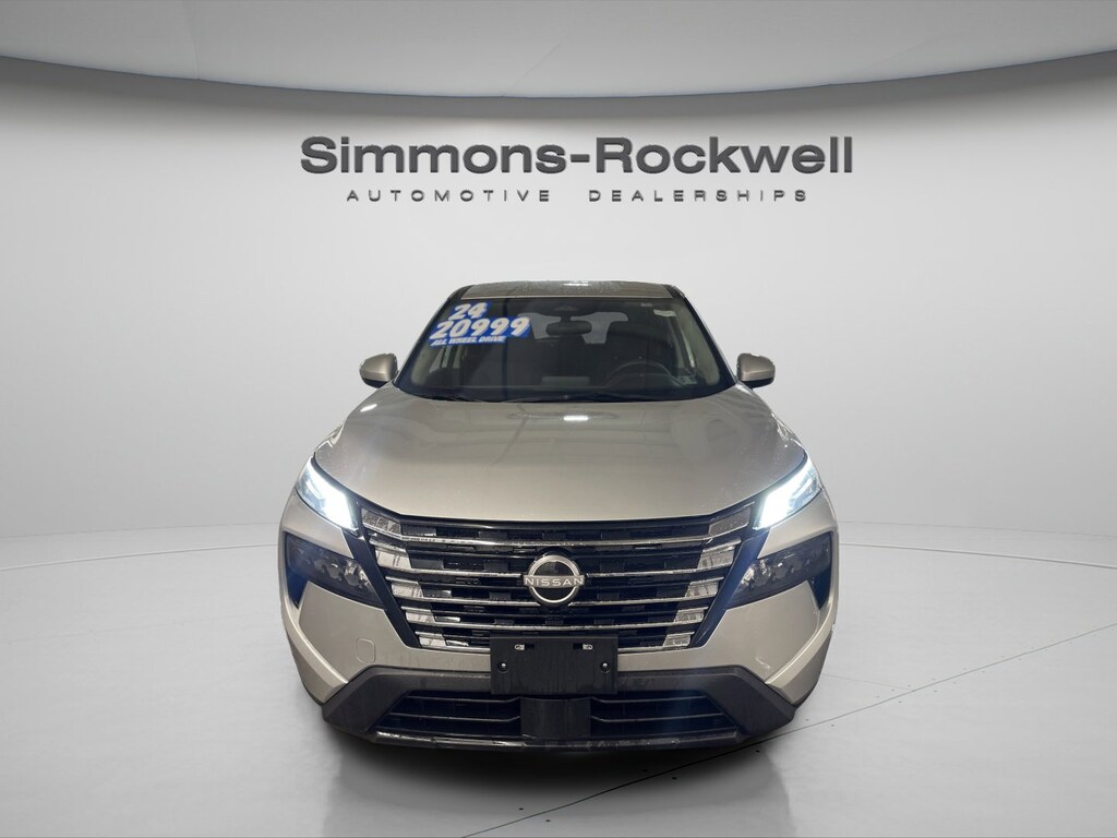 Used 2024 Nissan Rogue SV