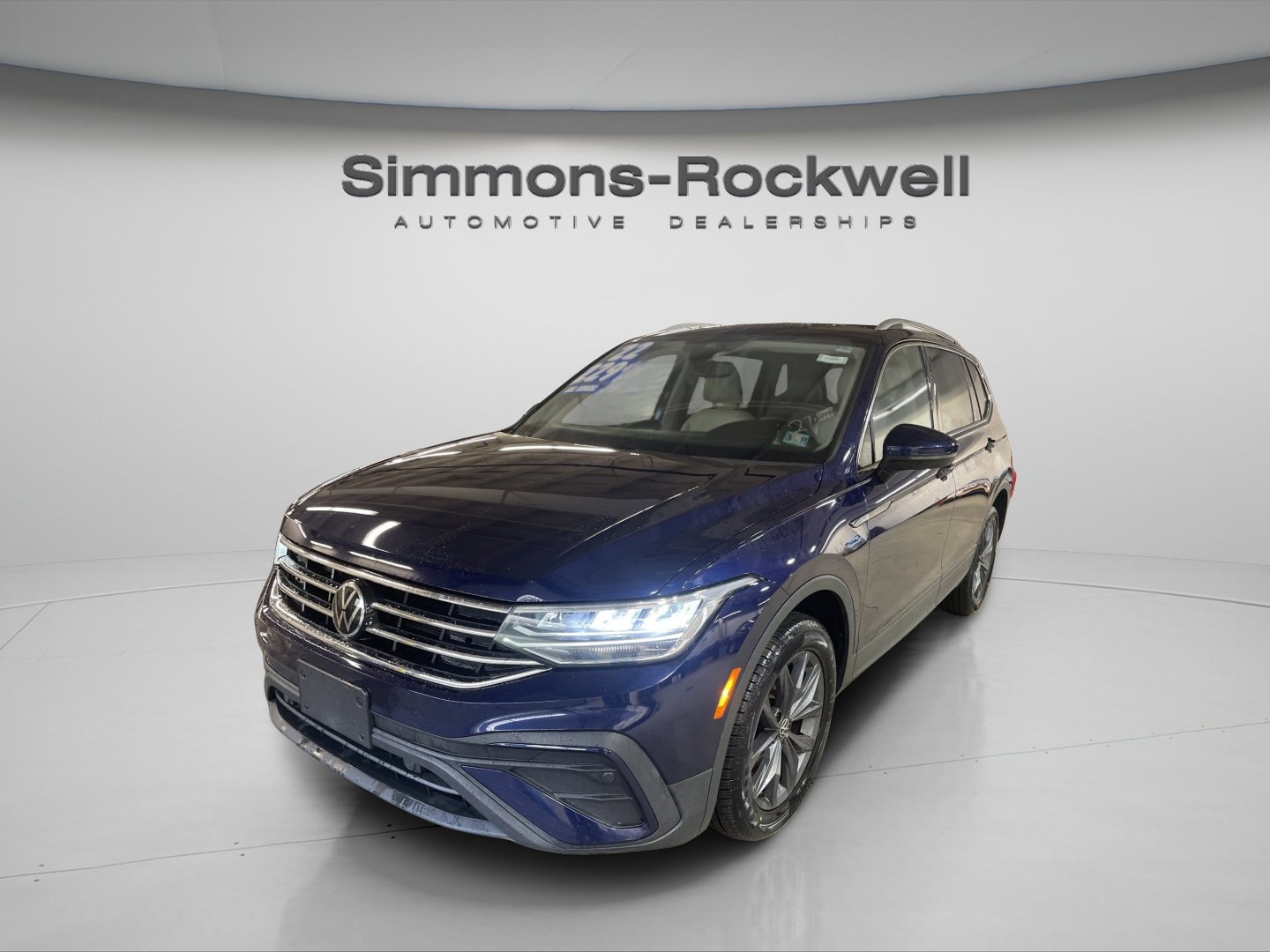 2022 Volkswagen Tiguan SE's photo