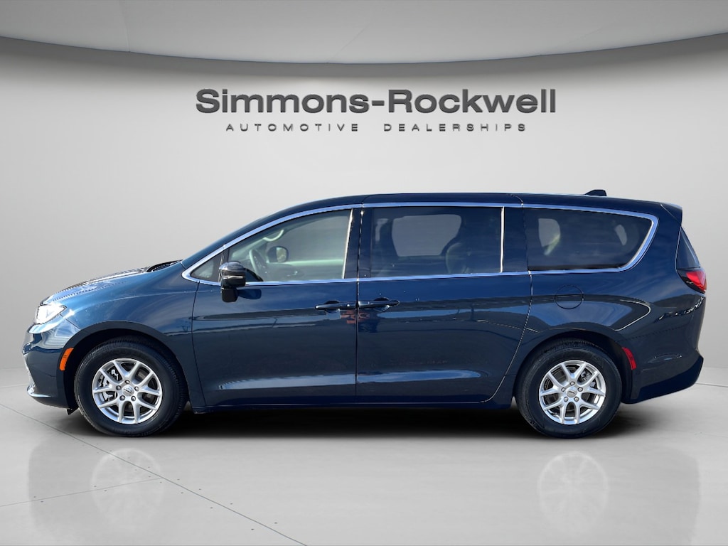 Used 2024 Chrysler Pacifica Touring L Touring L FWD