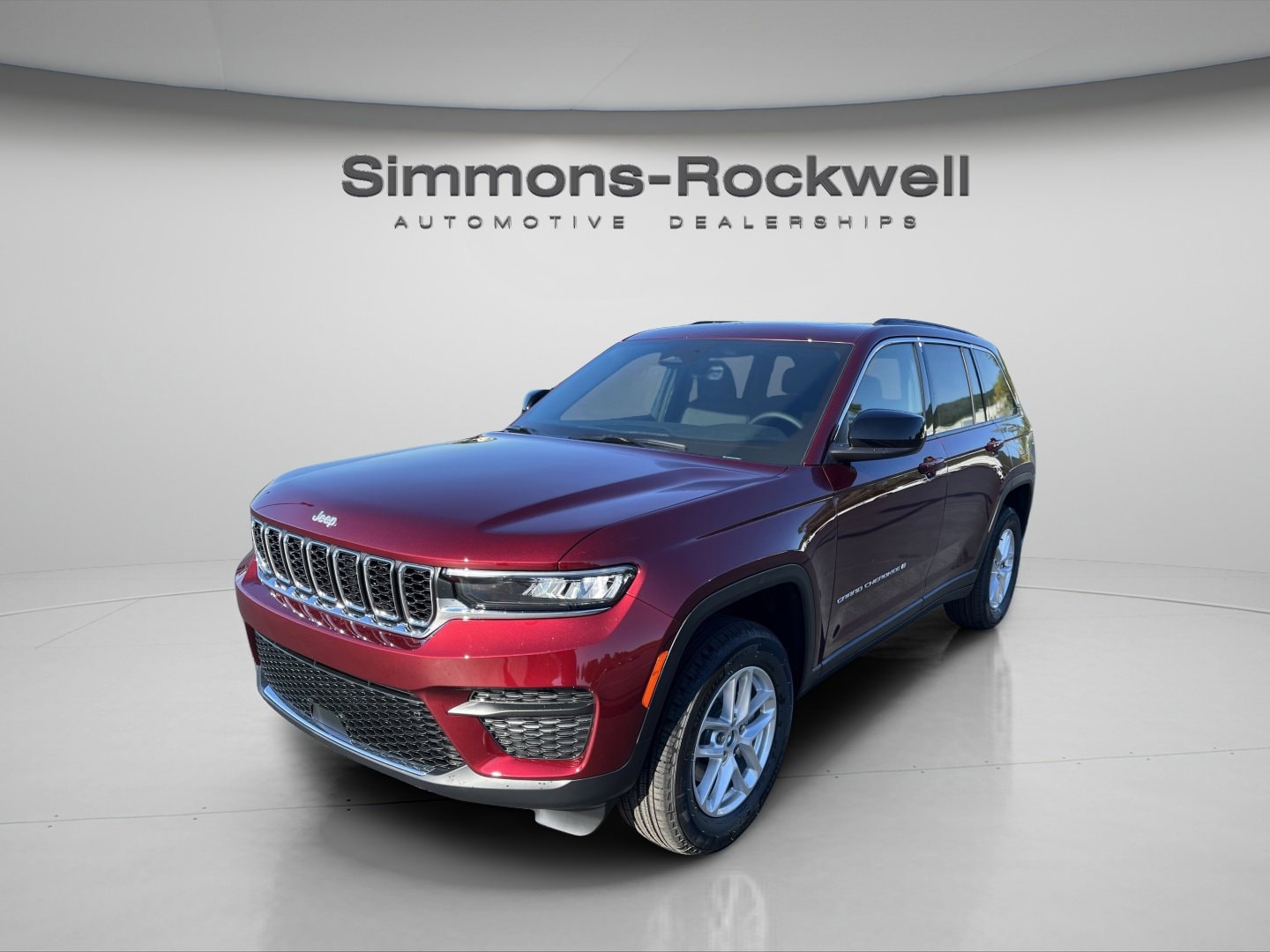 2025 Jeep Grand Cherokee LAREDO X 4X4