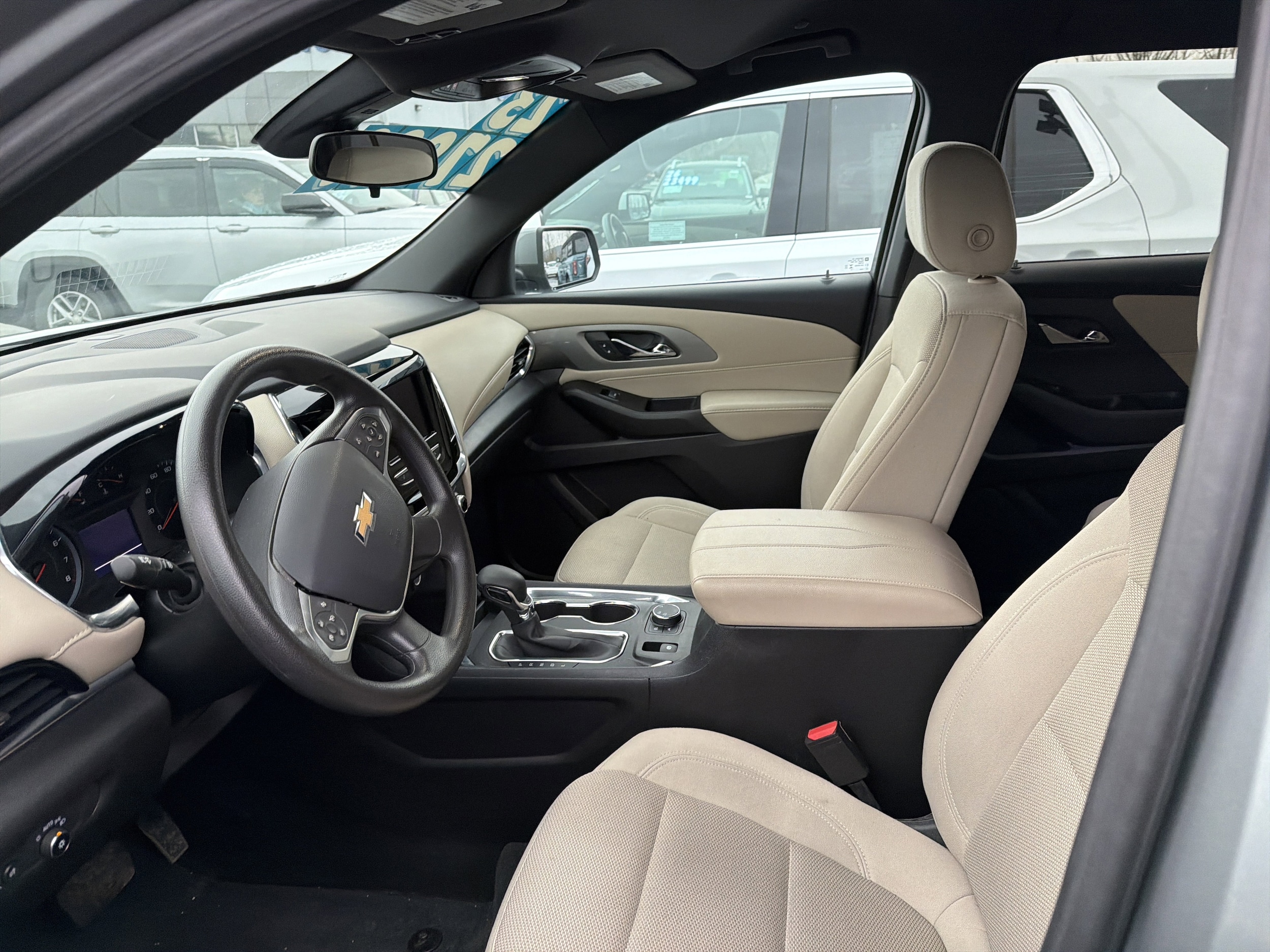 2023 Chevrolet Traverse LS's photo