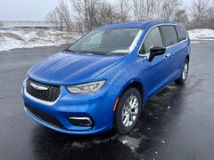 2026 Chrysler Pacifica SELECT AWD Passenger Van