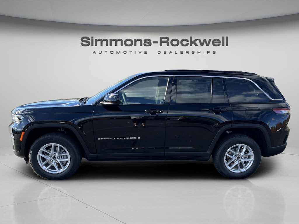 New 2025 Jeep Grand Cherokee LAREDO X 4X4 Sport Utility