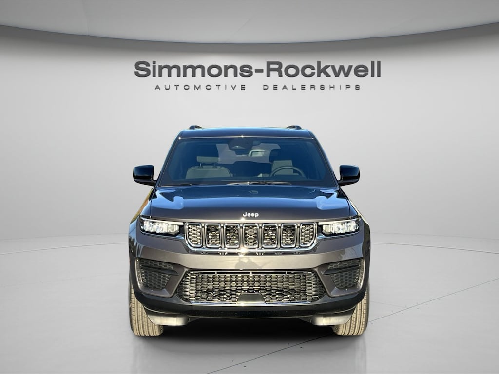 New 2025 Jeep Grand Cherokee LAREDO X 4X4 Sport Utility