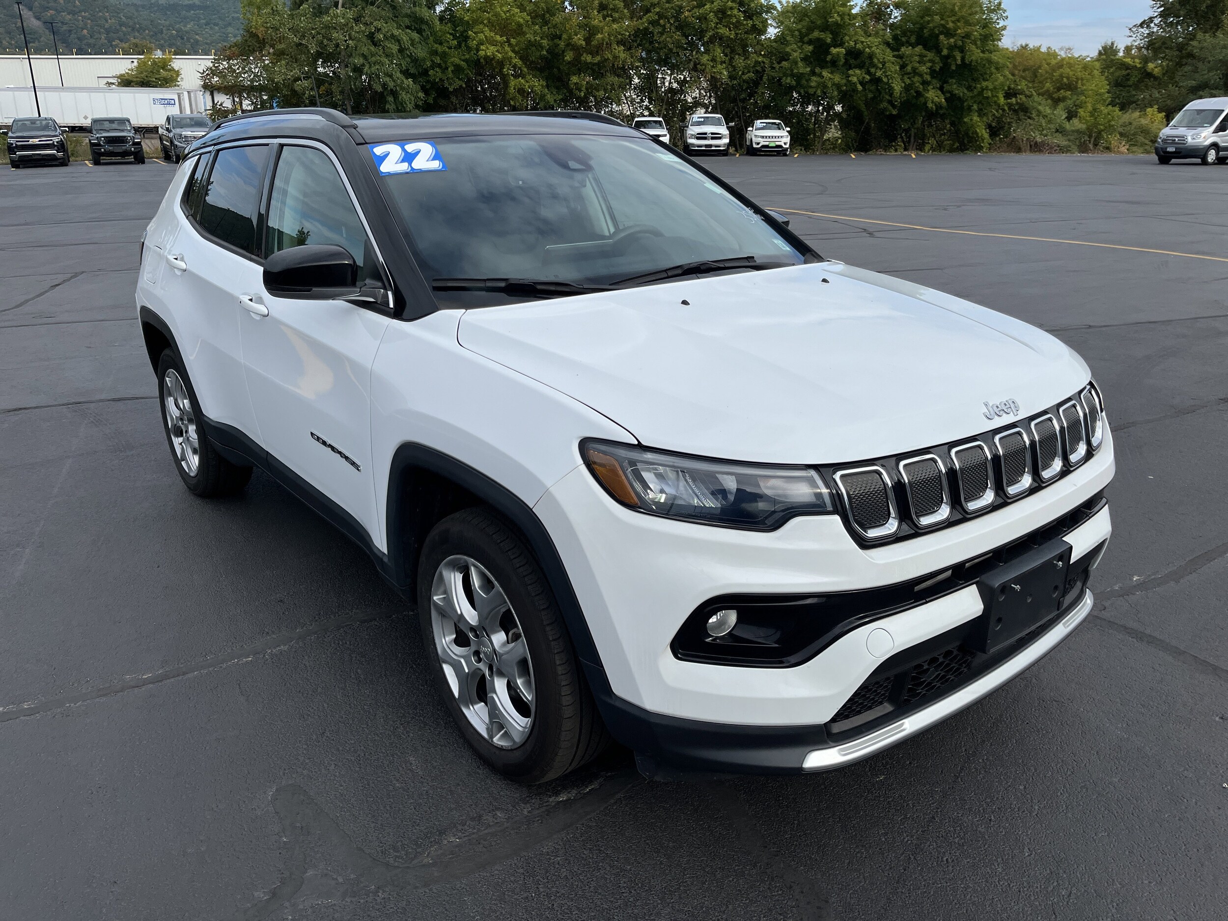 2022 Jeep Compass Limited photo 2